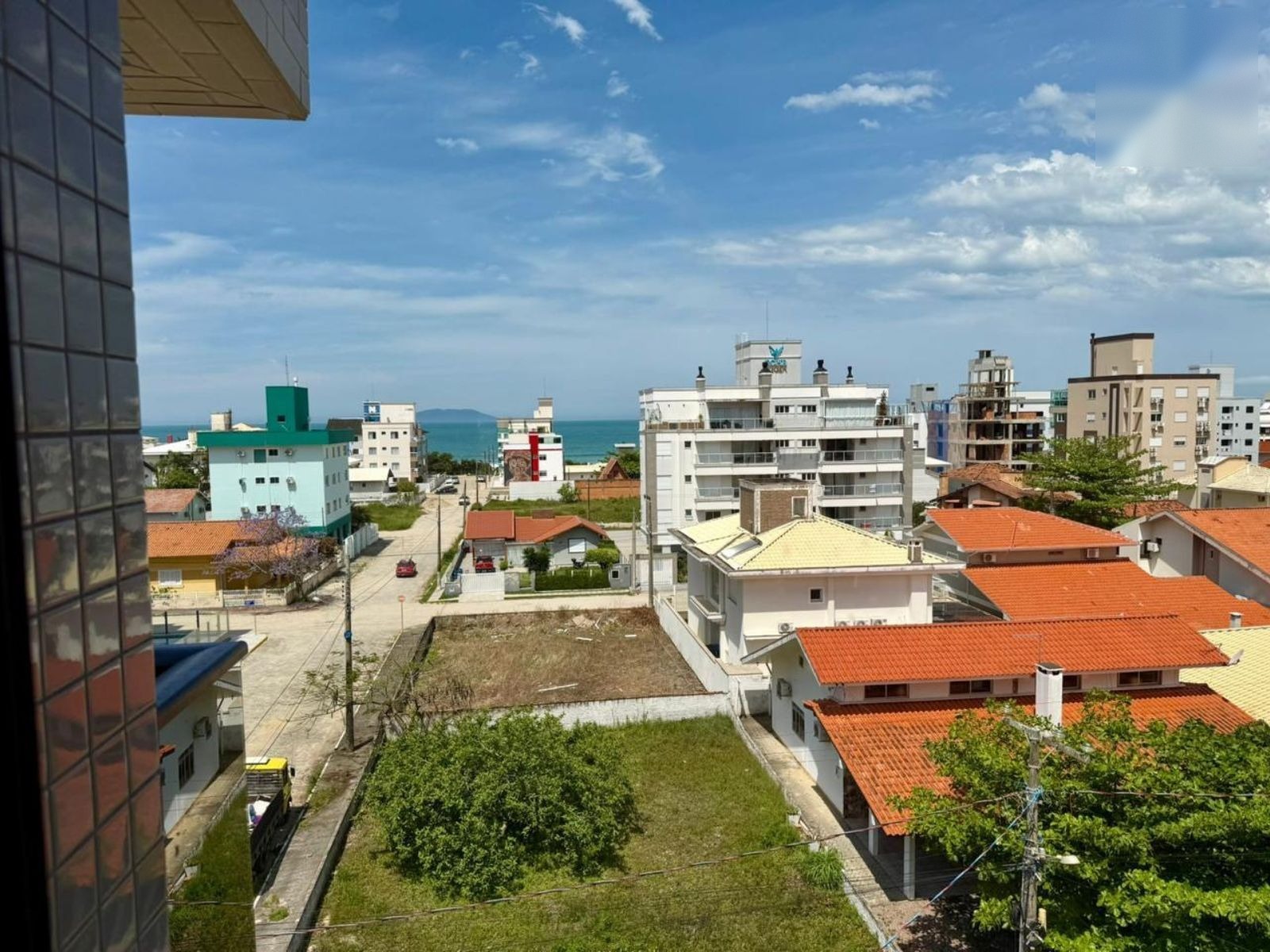 Real view of the sea and surroundings from the property